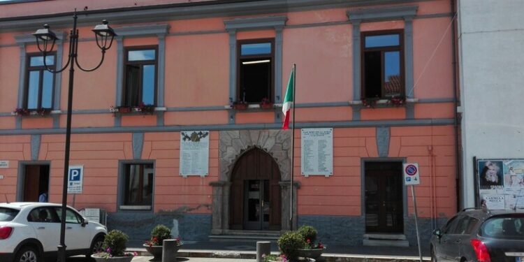 Il sindaco di Atella chiede un potenziamento dei controlli sul territorio: “Situazione sempre più allarmante”