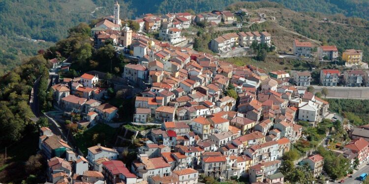 Latronico lancia la card “Benessere in tasca”: sconti e servizi gratuiti per i turisti