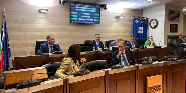 Basilicata, Pittella propone una task force contro l’abuso di alcol e droghe tra i giovani