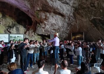 Il Falaut Campus lancia un messaggio di pace per Gaza con l’esecuzione del brano Baym Rebn in Palestina