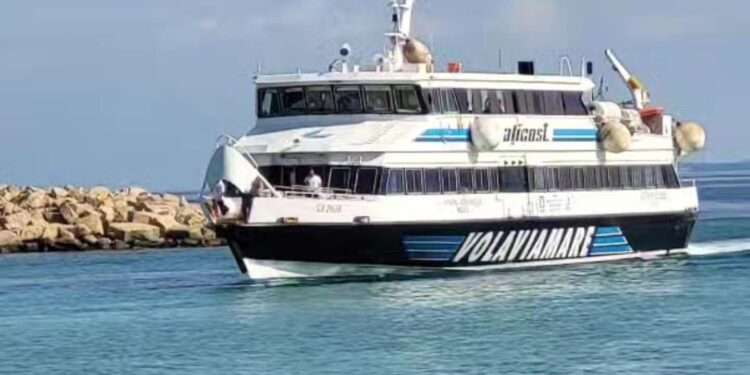 I sindaci del Cilento chiedono il collegamento marittimo con Capri: inviata richiesta ufficiale alla Regione Campania