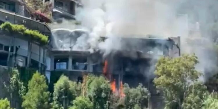 Incendio a Positano, danni anche a un albergo. Rogo anche a San Mango Piemonte