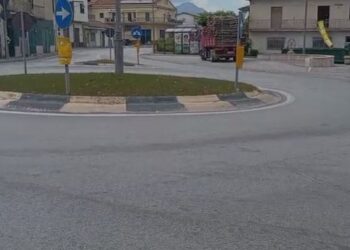 “La strada di Silla pericolosa e usata per corse clandestine. Occorre intervenire”. La protesta dei residenti