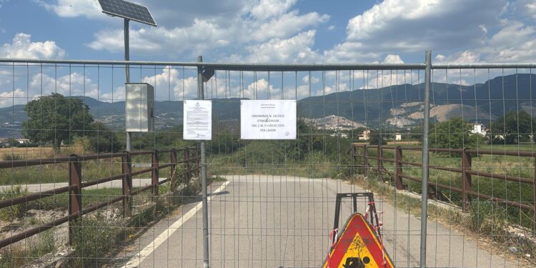Ponte Caiazzano: chiuso a Padula un tratto del percorso alternativo