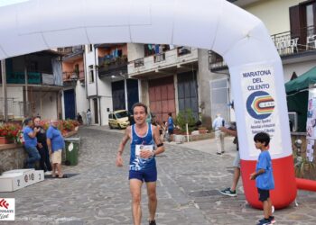Il podista di Polla, Riccardo Volpe, vince la gara di Futani