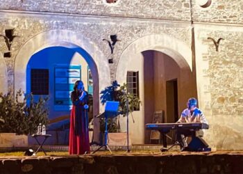 Pollica. Successo a Pioppi per “Donna Cuncè” con Piero Di Benedetto e Concetta De Rosa