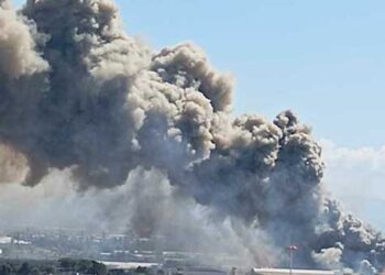 Vasto incendio nella zona industriale di Battipaglia: distrutto un caseificio