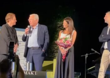 Roby Facchinetti incanta Roscigno Vecchia: una serata tra musica, memoria e riconoscenza con la Monte Pruno