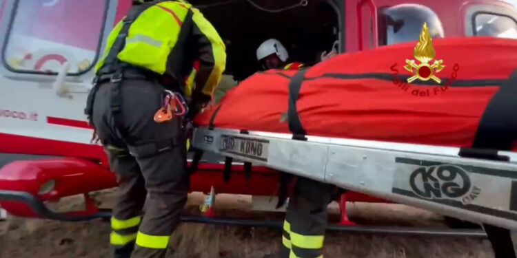 Viggiano, tratte in salvo quattro persone cadute in un dirupo