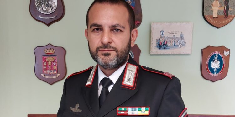 Eroico intervento sulla spiaggia di Agropoli: maresciallo dei Carabinieri, fuori servizio, salva una donna che stava annegando