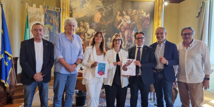 “Piazzolla Sinfonico”: l’Orchestra di Matera celebra la passione e la rivoluzione musicale