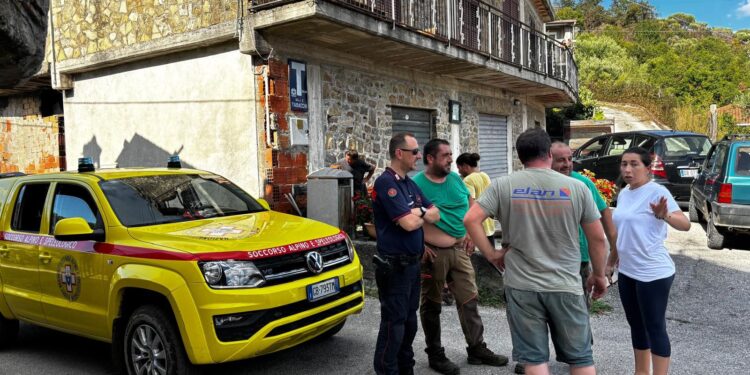 Anziano escursionista disperso a Santa Marina di Policastro: salvato in un vallone