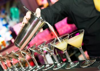 Somministrò alcol a un 15enne: bar del centro storico di Potenza chiuso per 15 giorni