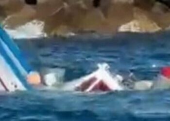 Peschereccio affonda a Salerno durante la processione della Madonna di Costantinopoli