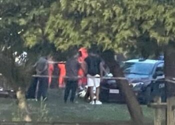 Cadavere trovato nel laghetto di un parco a San Marzano sul Sarno: in corso le indagini