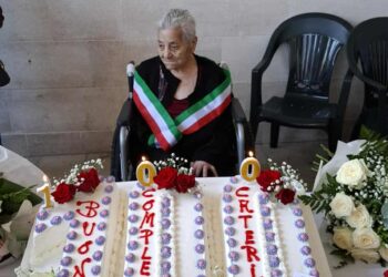 Sindaca per un giorno: Celle di Bulgheria festeggia così i cento anni di Caterina