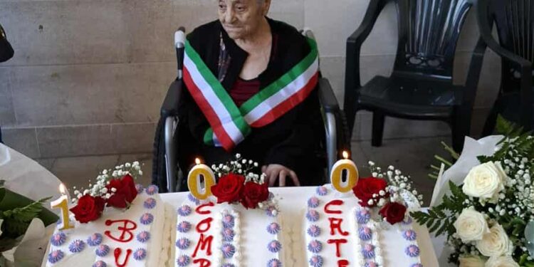 Sindaca per un giorno: Celle di Bulgheria festeggia così i cento anni di Caterina