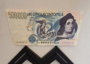 Famiglia canadese “tenta” di pagare un tour di Matera con una banconota da 500mila lire
