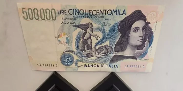 Famiglia canadese “tenta” di pagare un tour di Matera con una banconota da 500mila lire