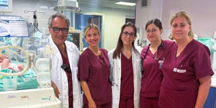 Potenza, salvato neonato con rara malformazione: intervento d’eccellenza all’ospedale San Carlo