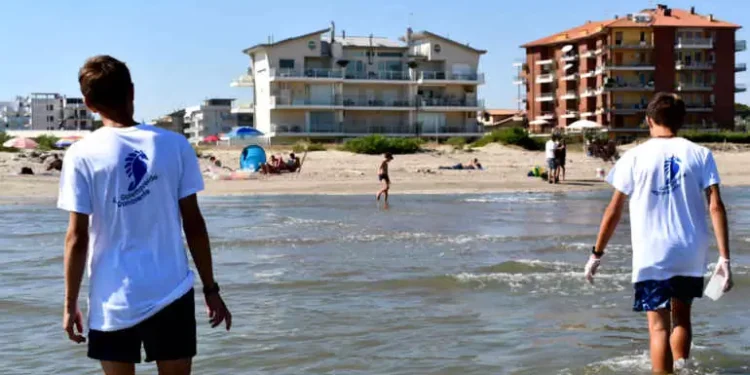 Campania e Basilicata sotto assedio: cemento illegale e inquinamento devastano le coste. Il rapporto “Mare Monstrum” di Legambiente