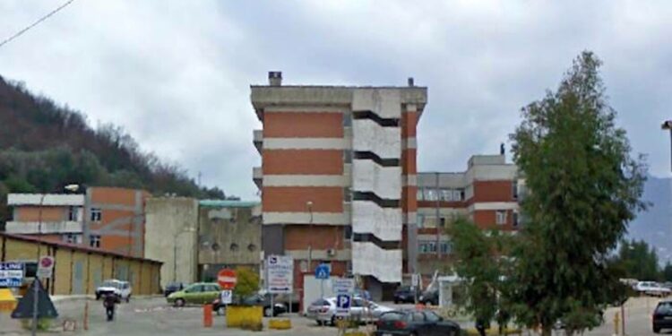 Crollo del soffitto nel Pronto Soccorso di Oliveto Citra. La FP CGIL Salerno chiede manutenzioni urgenti
