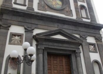 Vietri sul Mare, furto nella chiesa di San Giovanni Battista: rubati due calici e offerte votive