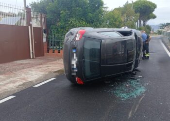 Paura a Pontecagnano: Audi si ribalta, ferito un 35enne