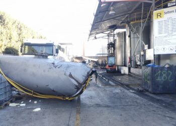 Esplosione alla Ecopartenope di Marcianise: 3 morti e 2 feriti. I sindacati: “Una strage intollerabile, servono controlli immediati”