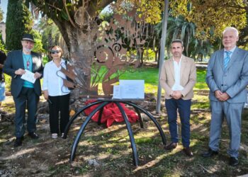 Salerno, inaugurato l’albero della Pace a Mercatello
