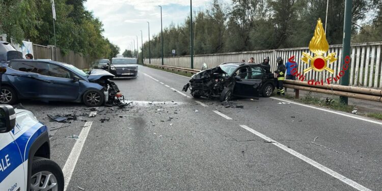 Grave incidente sulla Litoranea di Pontecagnano: due feriti in codice rosso