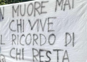 Ultimo saluto a Nicola Spolzino: il dolore di una comunità intera per la tragica scomparsa del 15enne di Atena Lucana