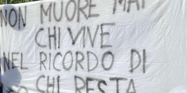 Ultimo saluto a Nicola Spolzino: il dolore di una comunità intera per la tragica scomparsa del 15enne di Atena Lucana