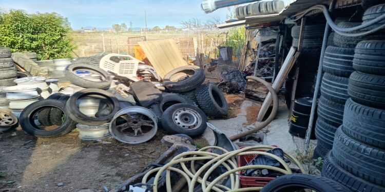 Capaccio Paestum, smaltimento illecito e rifiuti pericolosi: sequestrata un’officina meccanica