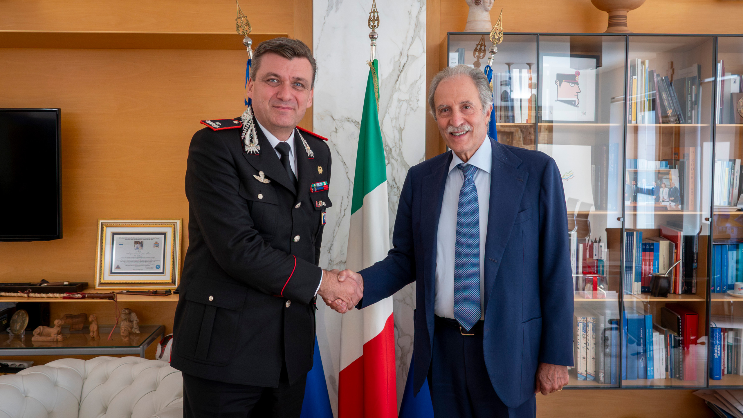 Basilicata. Il presidente Bardi riceve il nuovo comandante Legione ...