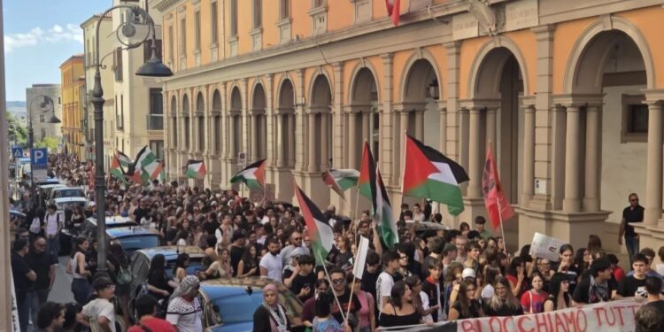 Sciopero per Gaza: cortei in 80 città italiane, manifestazioni anche a Potenza e Matera