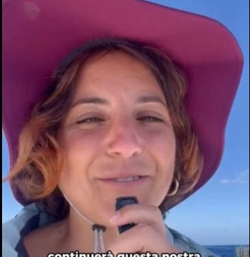 Droni colpiscono la flottiglia per Gaza, paura a bordo. C’è anche l’europarlamentare cilentana Benedetta Scuderi