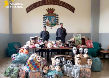 Otre 100mila prodotti di Halloween non sicuro sequestrati in provincia di Napoli