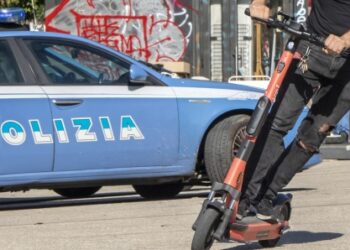 Battipaglia, controlli straordinari su bici elettriche e monopattini: sequestri e sanzioni da parte della Polizia
