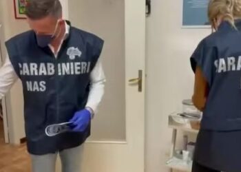 Gel per unghie con sostanze vietate: sequestro a Salerno del NAS. Titolare denunciato