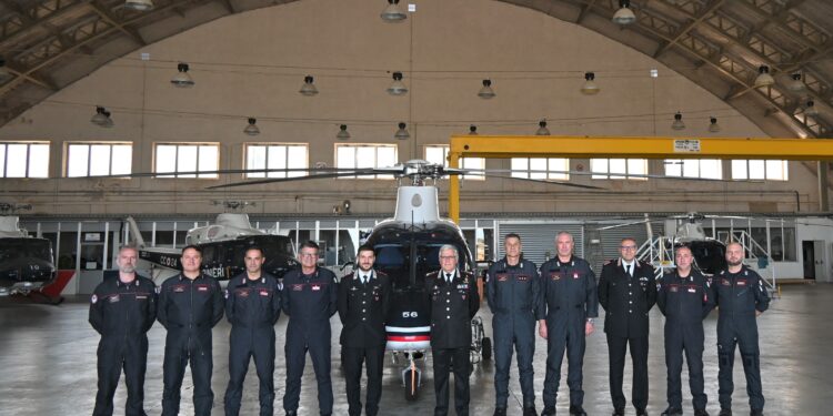 Il comandante interregionale Carabinieri “Ogaden” fa visita all’elinucleo di Pontecagnano