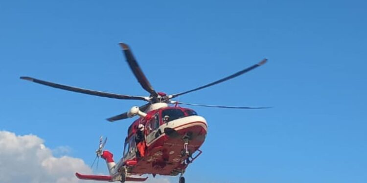 Costiera Amalfitana, ancora un salvataggio: turista recuperata in elicottero