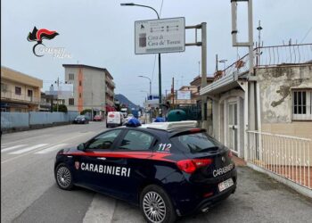 Cava de’ Tirreni, evade dai domiciliari e tenta un’estorsione: arrestato 35enne di Vietri sul Mare