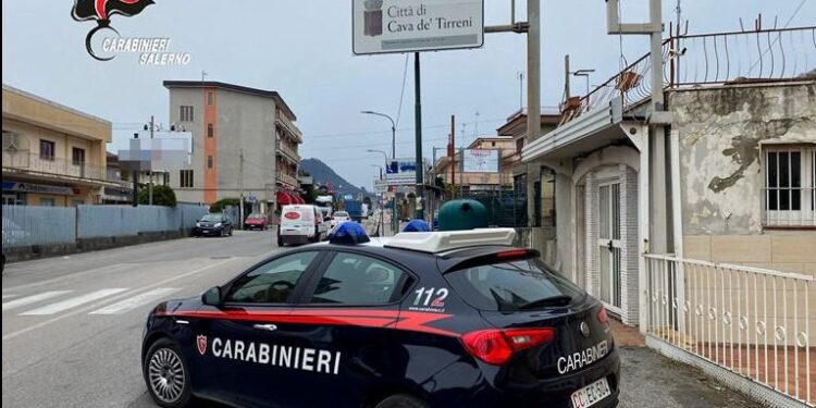 Cava de’ Tirreni, evade dai domiciliari e tenta un’estorsione: arrestato 35enne di Vietri sul Mare