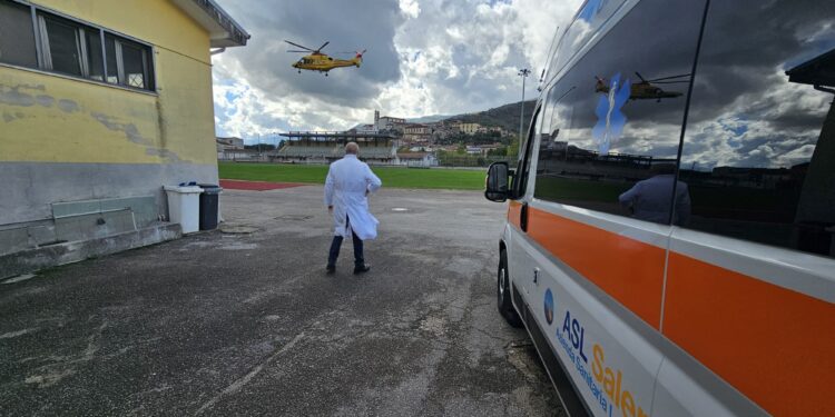 Malore in ufficio ad Atena Lucana: 65enne trasferito in elisoccorso a Vallo della Lucania