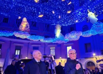 Salerno accende la magia: inaugurata la 20ª edizione di Luci d’Artista