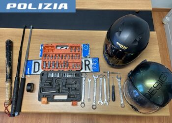 Tentato furto di uno scooter a Cava de’ Tirreni: tre giovani denunciati dalla Polizia di Stato