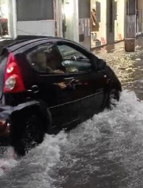 Nubifragio a Salerno, Pastena la zona più colpita: strade trasformate in fiumi e sottopassi in tilt