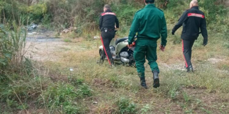 La Guardia Agroforestale ritrova un motorino rubato durante un monitoraggio ambientale a Sarno