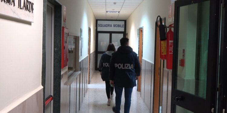 Matera, doppio arresto nell’area jonica: armi clandestine e 22 chili di marijuana scoperti dalla Polizia di Stato